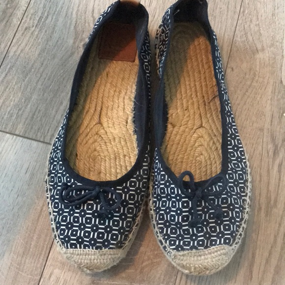 Tory Burch Shoes - Tory Burch slip on shoes